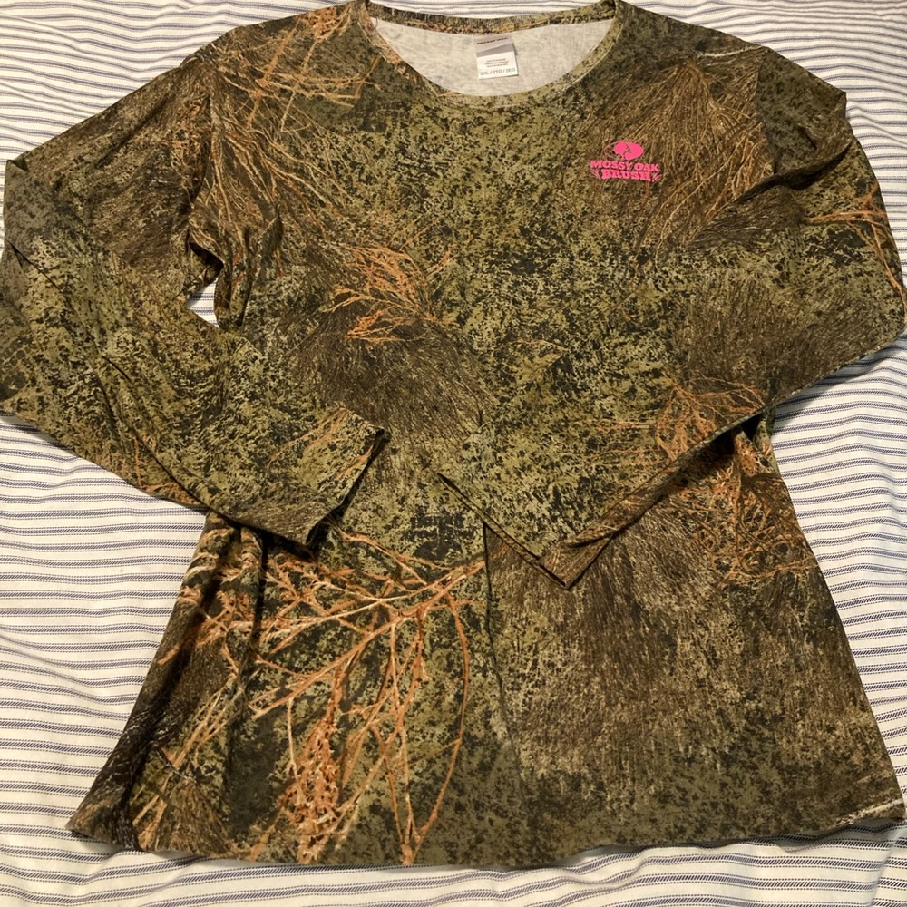 Mossy Oak camouflage top